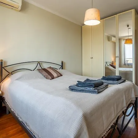 Elegant Aristocratic 2 Bdrm Flat, Location 公寓 *