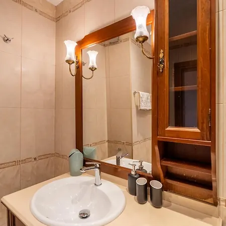 Elegant Aristocratic 2 Bdrm Flat, Location 公寓