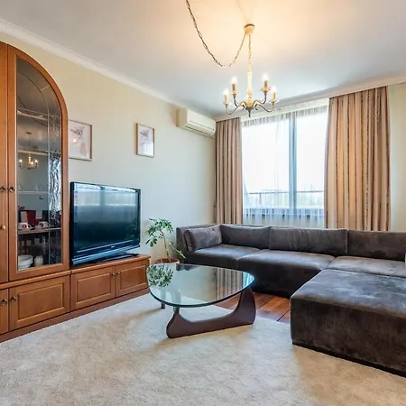 Elegant Aristocratic 2 Bdrm Flat, Location 公寓 索菲亞